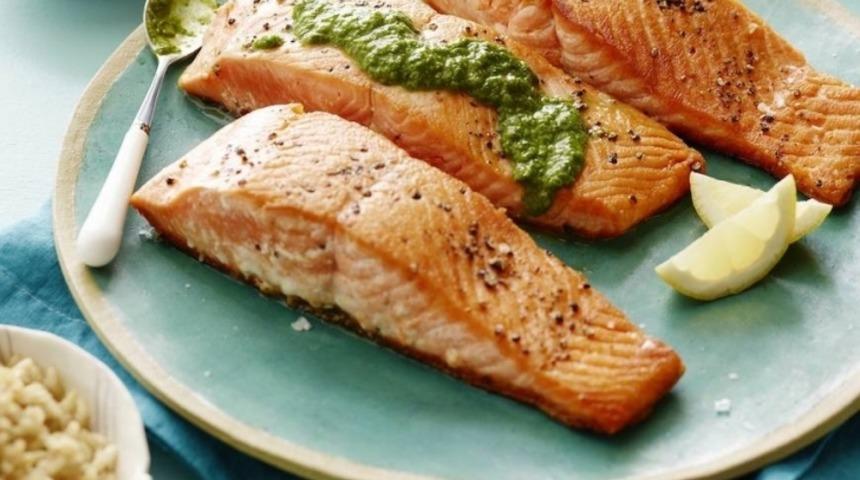 Tavada Pesto Soslu Somon