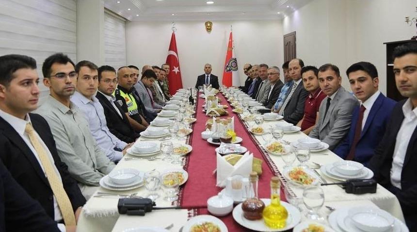 Tayini &Ccedil;ıkan Emniyet Personellerine Veda Yemeği