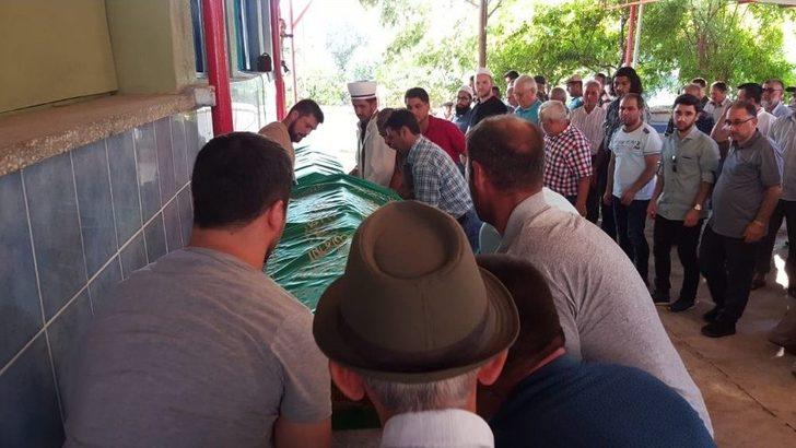 Misafirliğe Gittikleri Evde Öldüren Çift Son Yolculuklarına Birlikte Uğurlandı G3