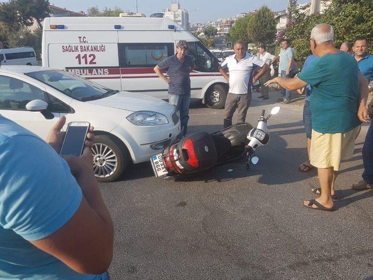 Evin Duvarına Çarpan Sürücü Aracını Bırakıp Kaçtı G3