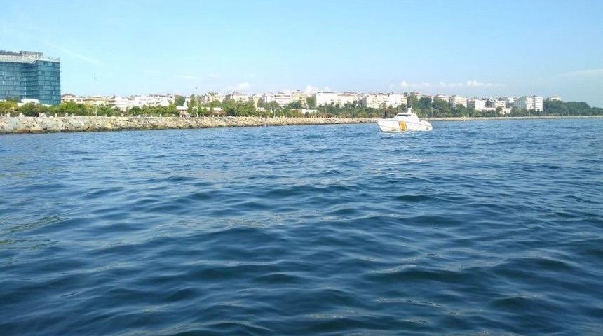 Kadıköy’de Denize Giren Genç Boğuldu
