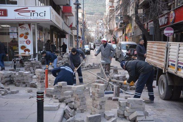 Şehzadeler’de 4 Bin 500 Ton Asfaltlama Yapıldı