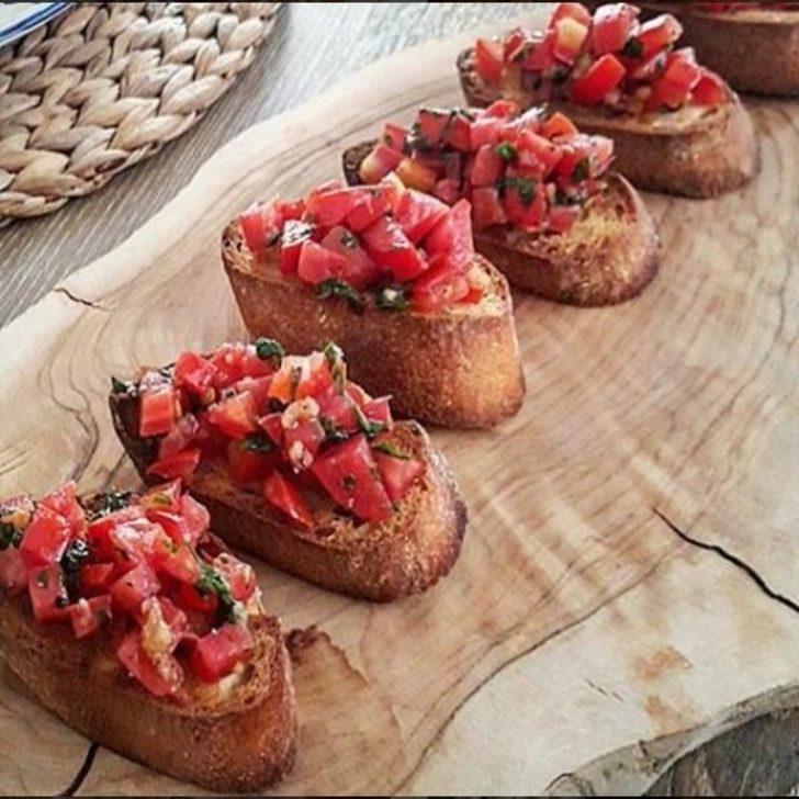 Domatesli Bruschetta