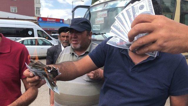 Dolmuşçular Dolar Bozduran Vatandaşlardan Bayrama Kadar Ücret Almayacak