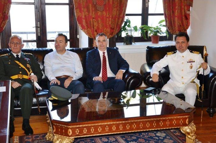 Ayvalık’ta Zafer Bayramı Doruğa Çıktı G1