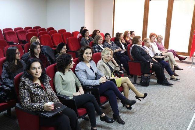 Başarılı Kadınlar Söyleşide Bir Araya Geldi