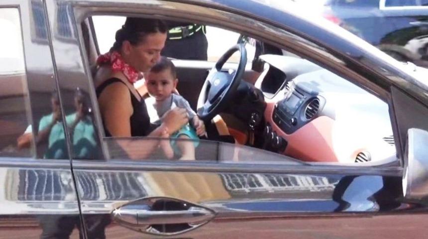 Kucağında Çocukla Trafiğe Çıkan Kadın Sürücüye Ceza