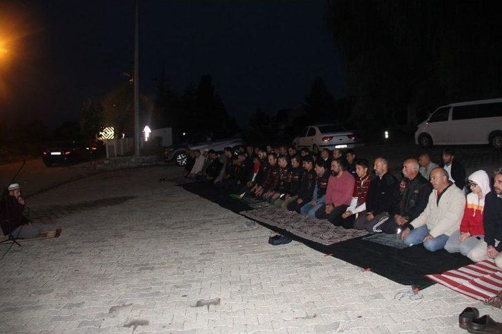 Sabah Namazını Dumlupınar’da Kıldılar G1