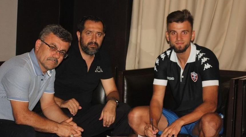 Karab&uuml;kspor İki Oyuncuyu Daha Kadrosuna Kattı