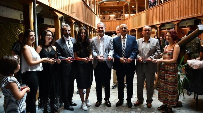 Bu Sergi Sizi Kendinizle Yüzleştiriyor