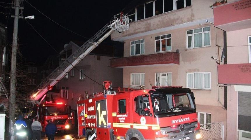 Elektrikli Battaniye &Ccedil;atı Katını Yaktı