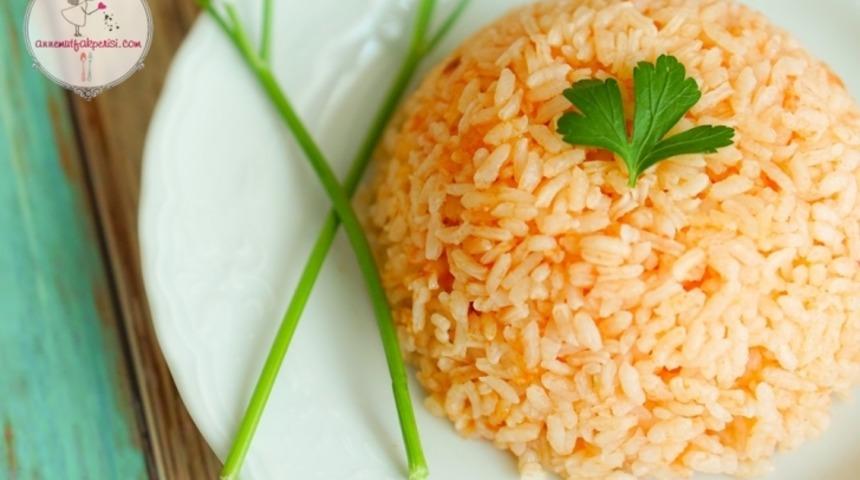Domatesli Pirinç Pilavı
