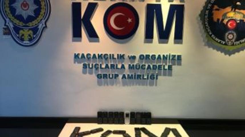 Alanya&rsquo;da 33 Adet Ka&ccedil;ak Cep Telefonu Ele Ge&ccedil;irildi