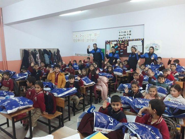 Van Polisinden 16 Bin Öğrenciye Destek G4