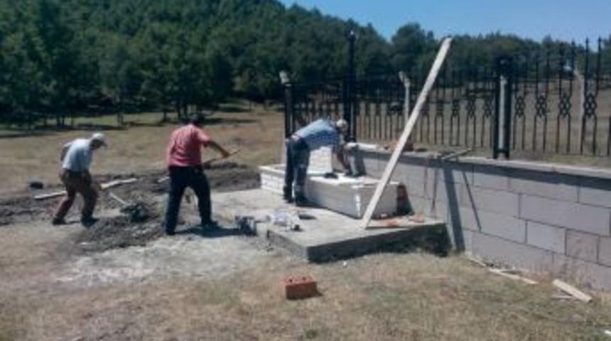 Şehitliğe İmece Usulü 2 Çeşme Yapıldı