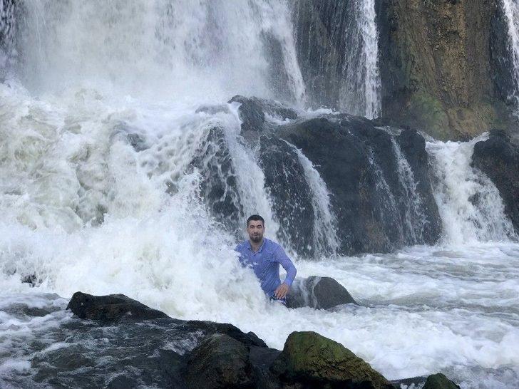 Şelalenin Soğuk Sularında Serinlediler G1