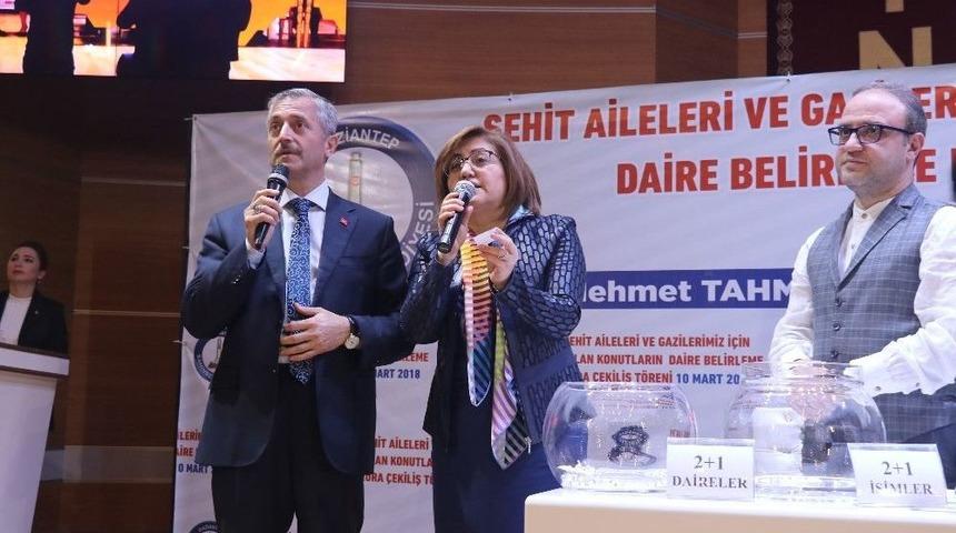 Şehit Ve Gazi Aileleri İ&ccedil;in Yapılan Konutların Sahibi Kura İle Belirlendi