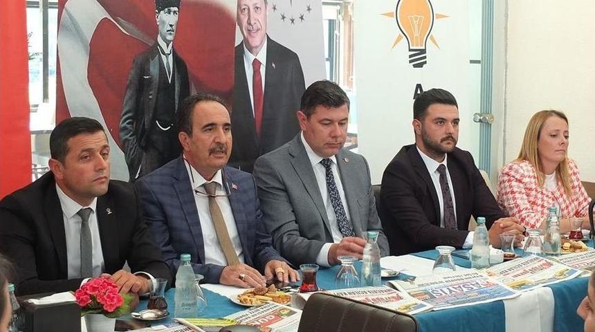 Ak Parti &Ccedil;orlu İl&ccedil;e Teşkilatı&rsquo;nın Yeni Y&ouml;netimi Tanıtıldı