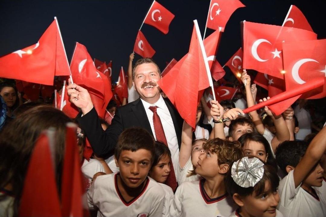 Karesispor&rsquo;da Mezuniyet Coşkusu