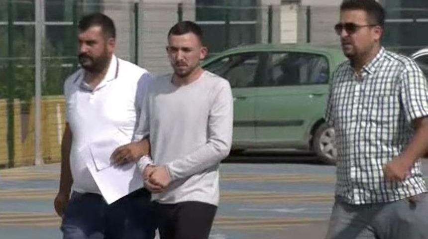 Parkta Oynayan &Ccedil;ocuklara Ateş Ettiği &Ouml;ne S&uuml;r&uuml;len Ş&uuml;pheli Adliyeye Getirildi