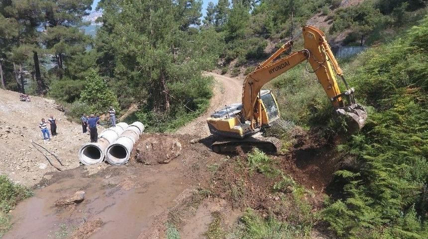 Erdemli&rsquo;de Yol &Ccedil;alışmaları Devam Ediyor