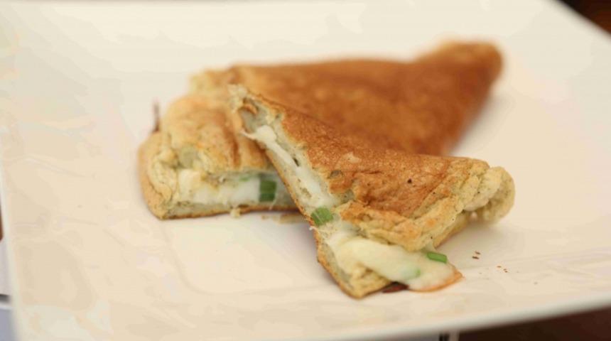 Kaşarlı omlet: Kalabalık kahvaltı sofralarının vazgeçilmezi