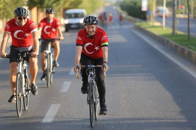 Zafer Bayramı’nda 50 Kilometre Pedal Çevirdiler