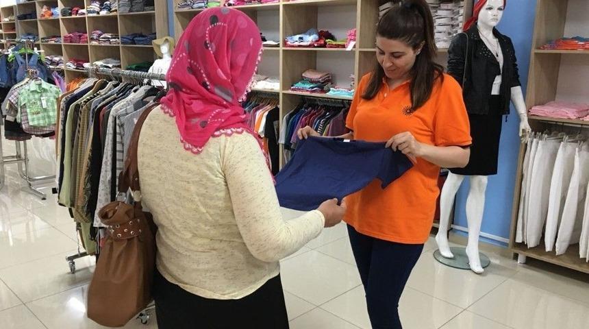 Mardin&rsquo;de Binlerce Vatandaşa Gıda Ve Giysi Yardımı