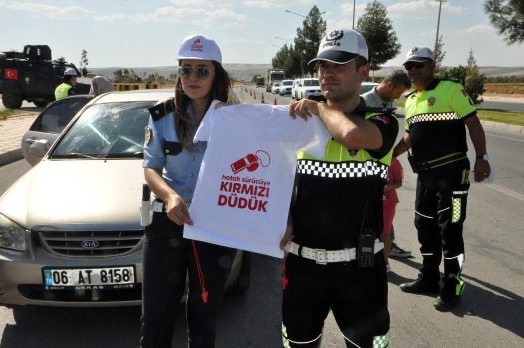 Hatalı S&uuml;r&uuml;c&uuml;ye Kırmızı D&uuml;d&uuml;k