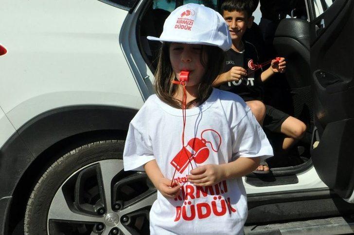 Hatalı Sürücüye Kırmızı Düdük G2