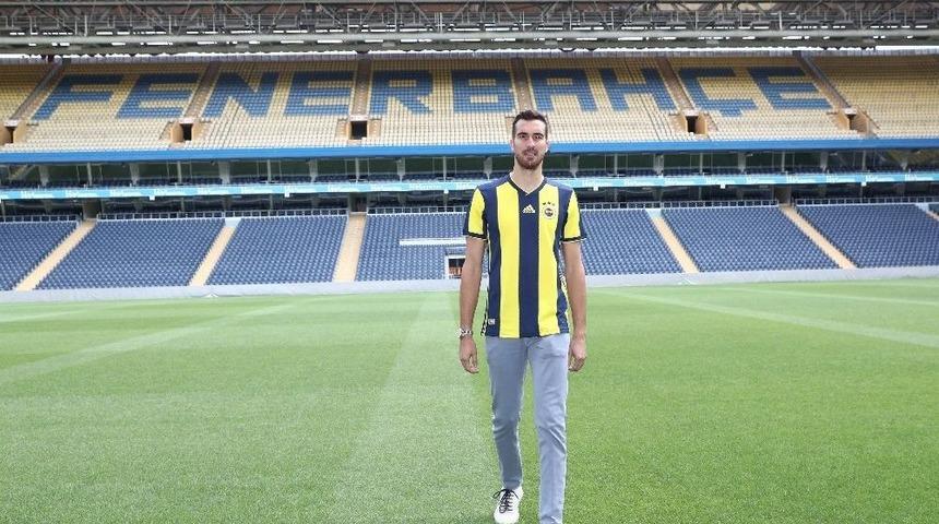 Harun Tekin Resmen Fenerbah&ccedil;e&rsquo;de