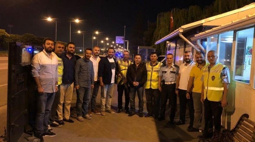 Halkın Huzuru İçin Görevde Olan Polislere Anlamlı Ziyaret