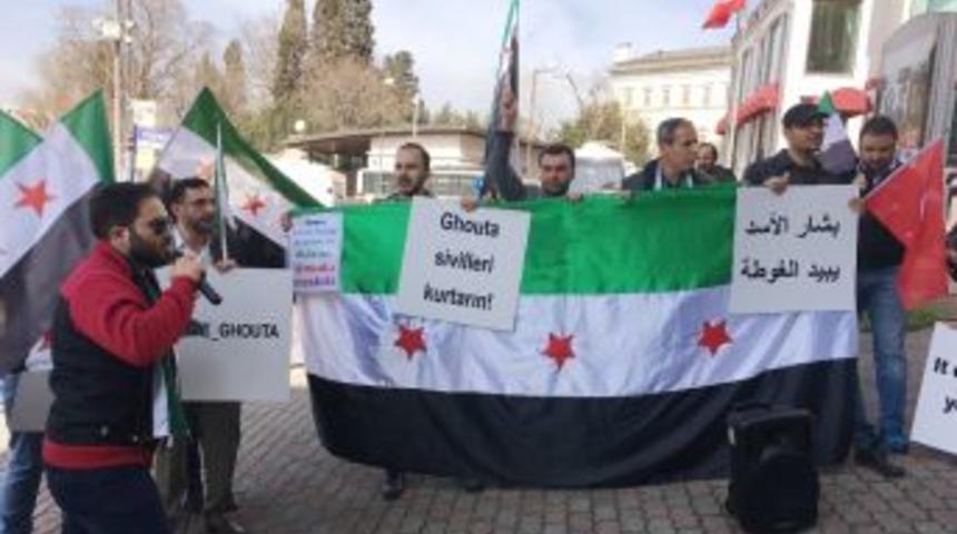 İngiltere Konsolosluğu &Ouml;n&uuml;nde &lsquo;doğu Guta&rsquo; Eylemi