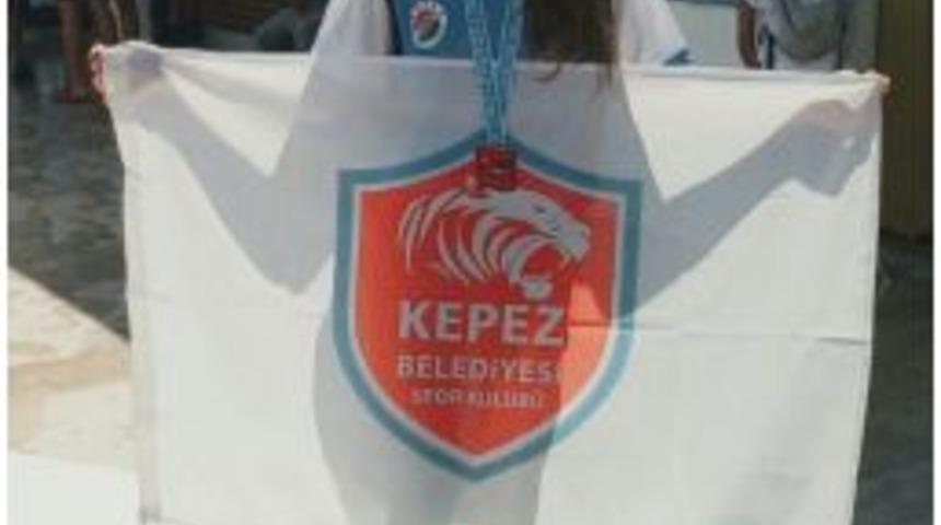 Kepez’in Yüzmedeki Gururu