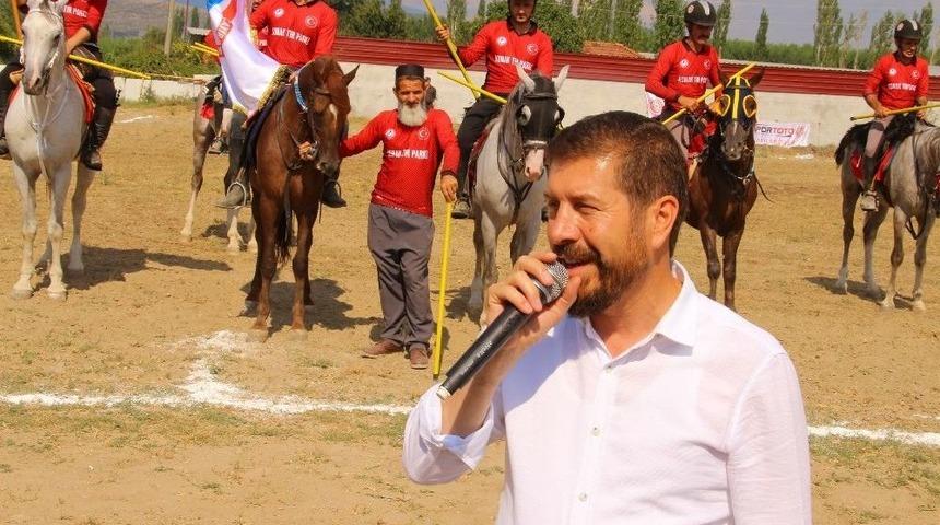 Atlı Cirit M&uuml;sabakaları Nefes Kesti