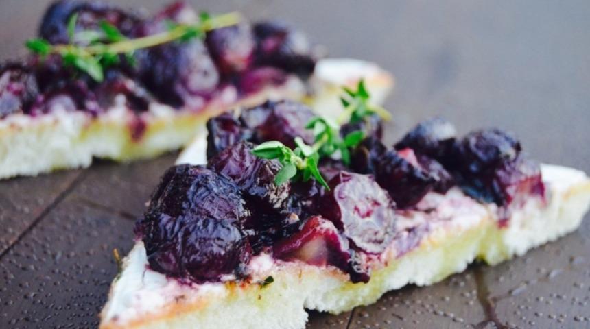 Kekikli Üzüm Bruschetta