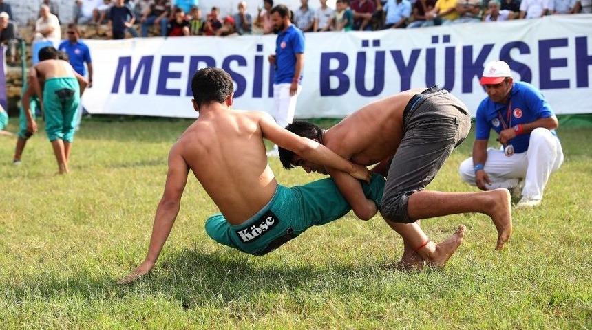 &Ccedil;amlıyayla Karakucak G&uuml;reşleri İle Şenlendi