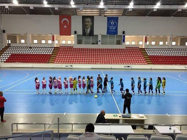 Tokat’ın Yıldız Kızları Çeyrek Finalde