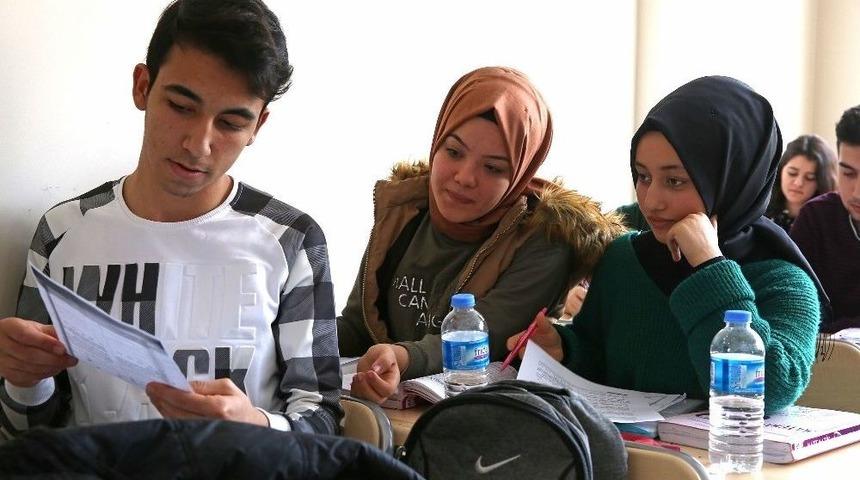 Aziz Nesin Bilgi Ve Eğitim Merkezi Gen&ccedil;lerin Umudu Oldu