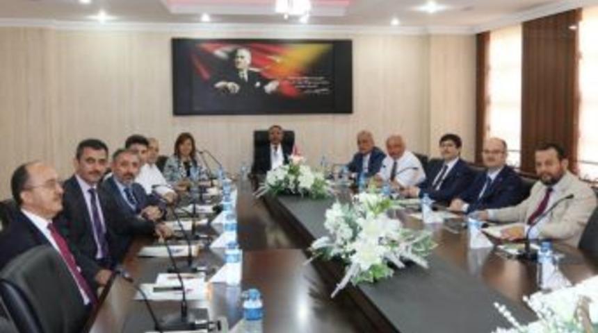 &Uuml;niversite Rekt&ouml;rleri Birlik Ve Beraberlik İ&ccedil;in Toplandı