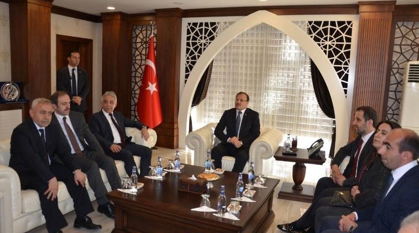 Başbakan Yardımcısı &Ccedil;avuşoğlu, Hakkari&rsquo;den Ayrıldı