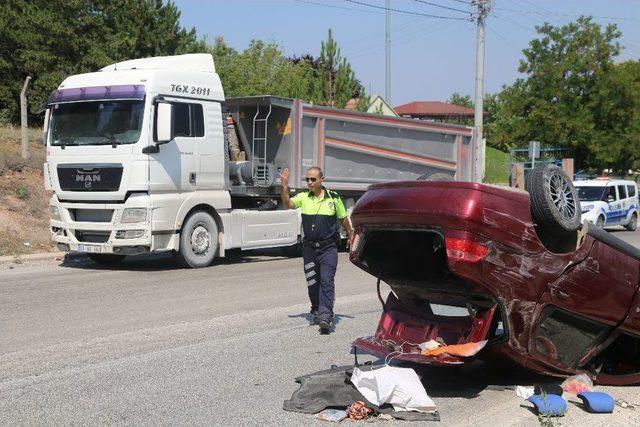 Tır Otomobille Çarpıştı: 1 Yaralı