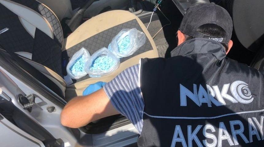 Otomobilde Uyuşturucu Hap Ele Geçirildi