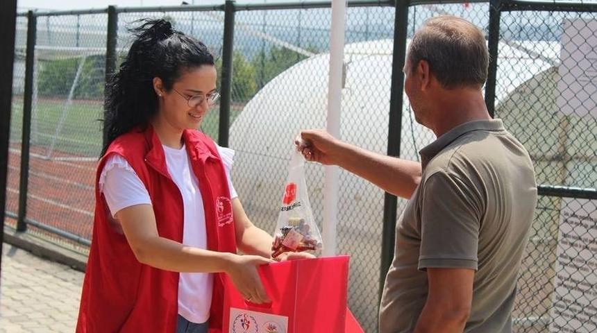 Gen&ccedil;lik Merkezi Engelleri Aşıyor