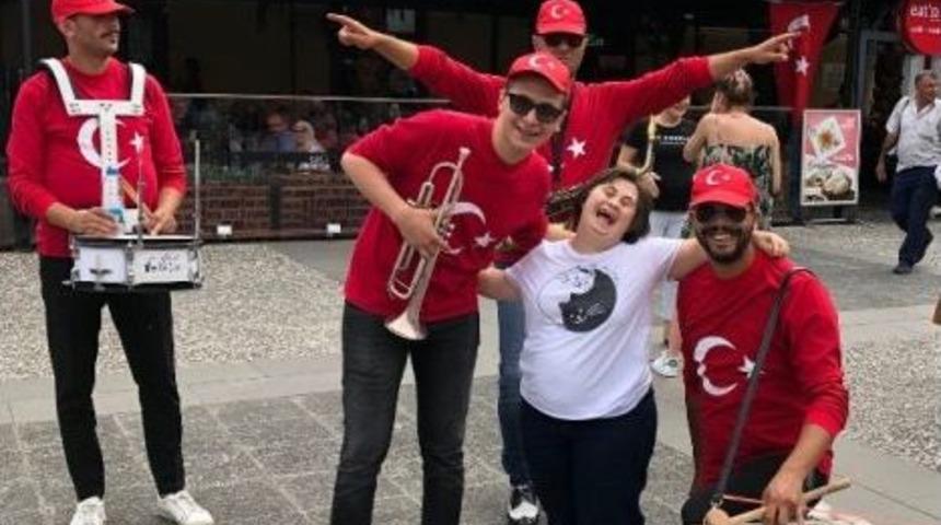 Avm’de ’zafer’ Coşkusu