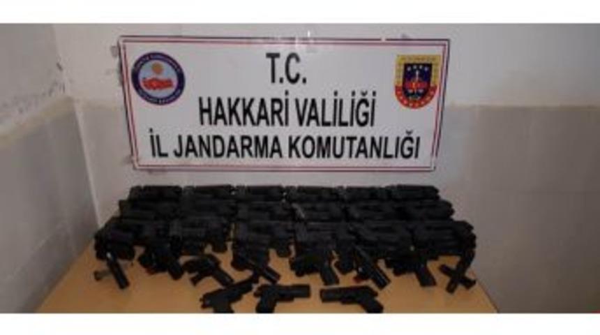 Sınırda 119 Adet Kurusıkı Tabanca Ele Ge&ccedil;irildi