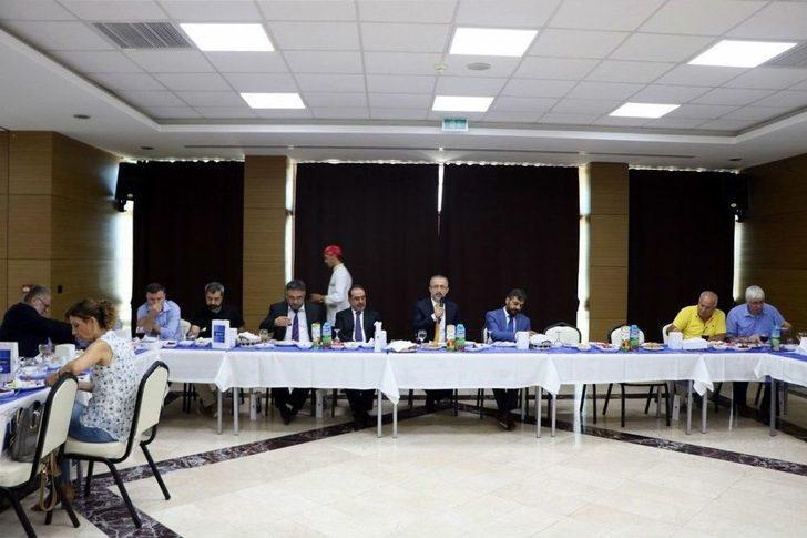 Saü Yönetimi Basınla Bir Araya Geldi G3