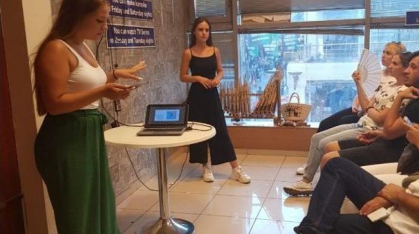 Speaking Kafe&rsquo;de K&uuml;lt&uuml;r Geceleri Devam Etti