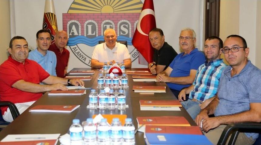 Alanya&rsquo;da Yenid&uuml;nya Meyvesi Marka Olacak