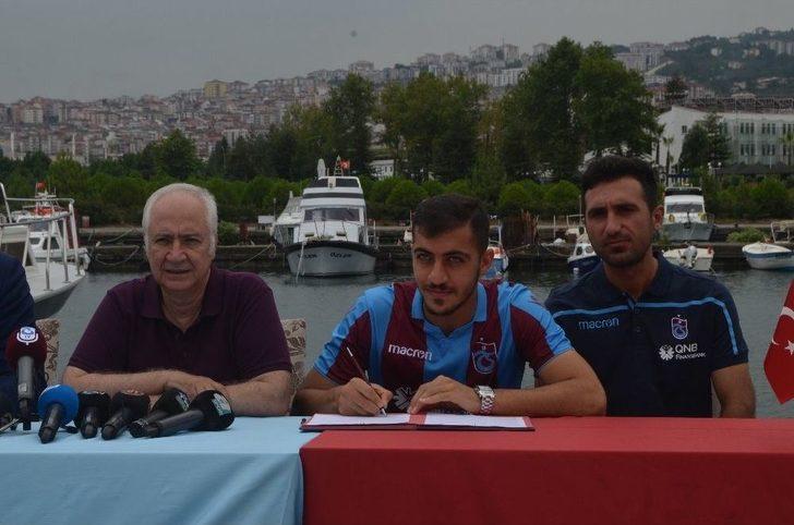 Trabzonspor, Majid Hossein’e Yat Limanında Sözleşme İmzalattı G1